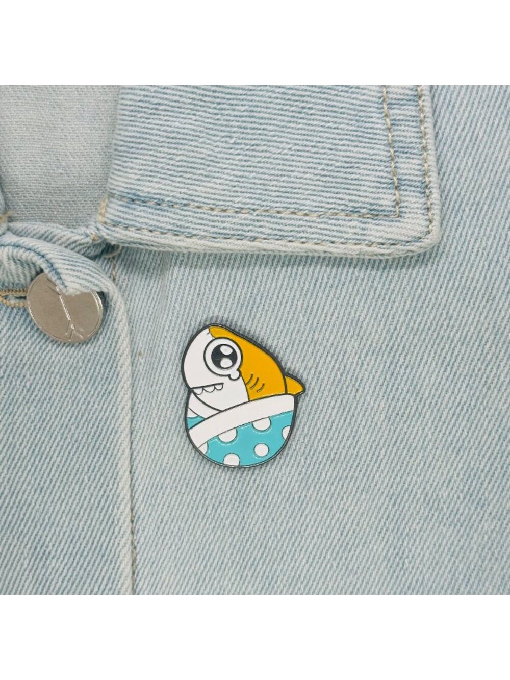✨Enamel Brooch Spot Shark Pin Yellow Blue Animal Sea Life Whale Fun Shark NEW✨